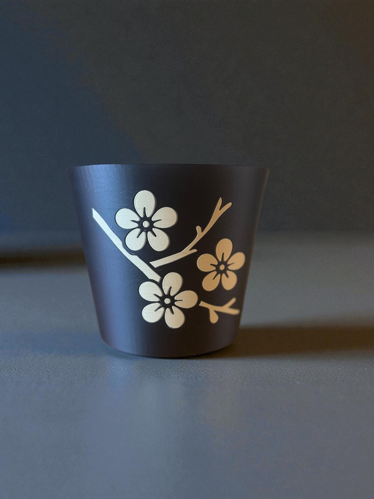 JAPANESE Cherry Blossom Planter - Elegant Black & Tan Cachepot with Sakura Design, Asian Home Decor, Indoor Plant Pot, Floral Holder