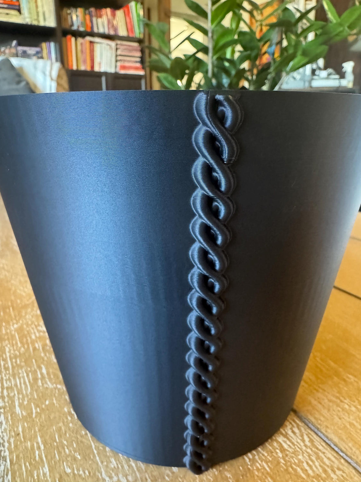JAPANESE Cherry Blossom Planter - Elegant Black & Tan Cachepot with Sakura Design, Asian Home Decor, Indoor Plant Pot, Floral Holder
