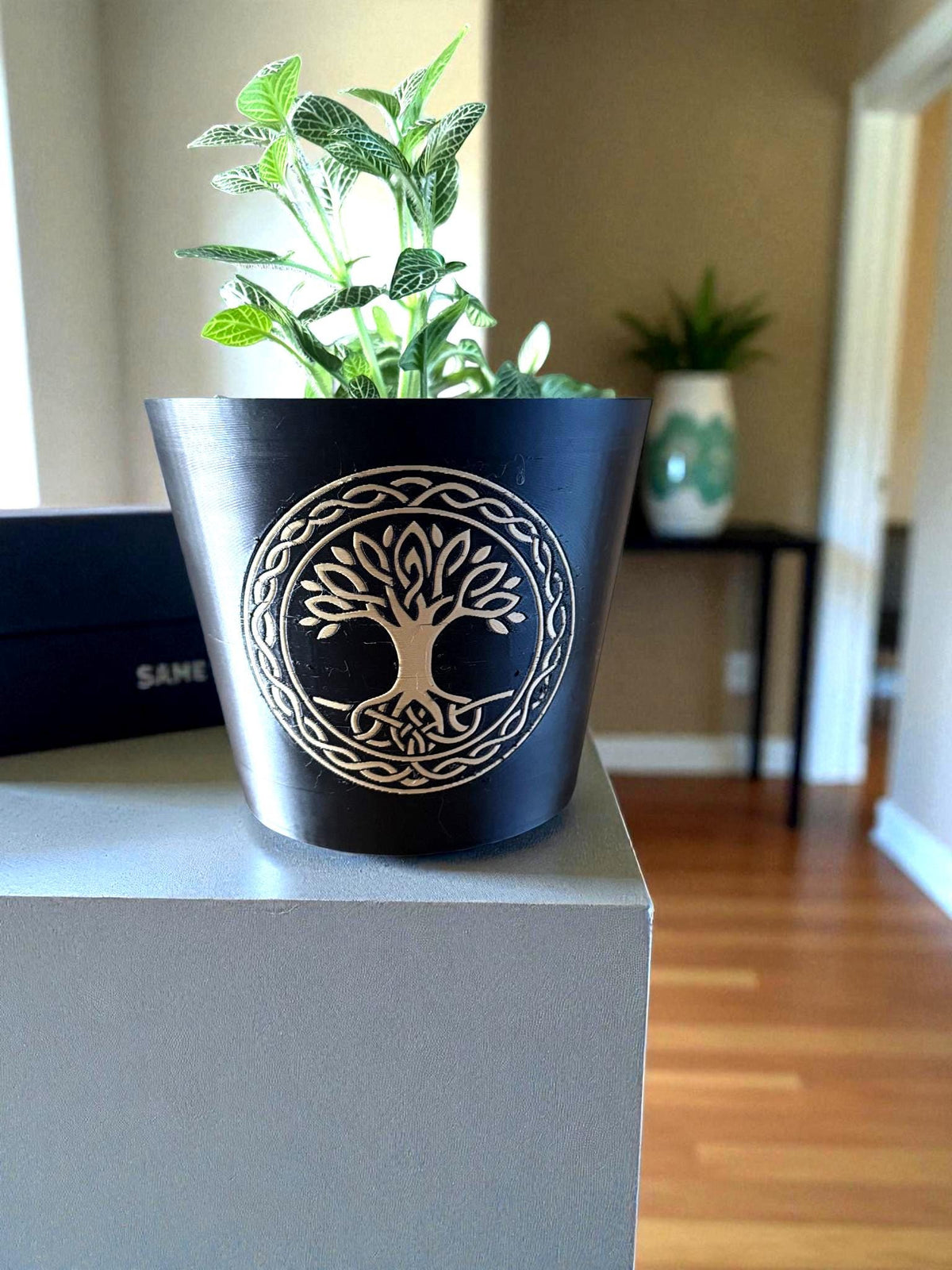 CELTIC TREE Of LIFE Cachepot, Sacred Grove Planter, Irish Family Roots Symbol, Spiritual Nature Decor, Black & Tan Pot, Indoor Garden Art