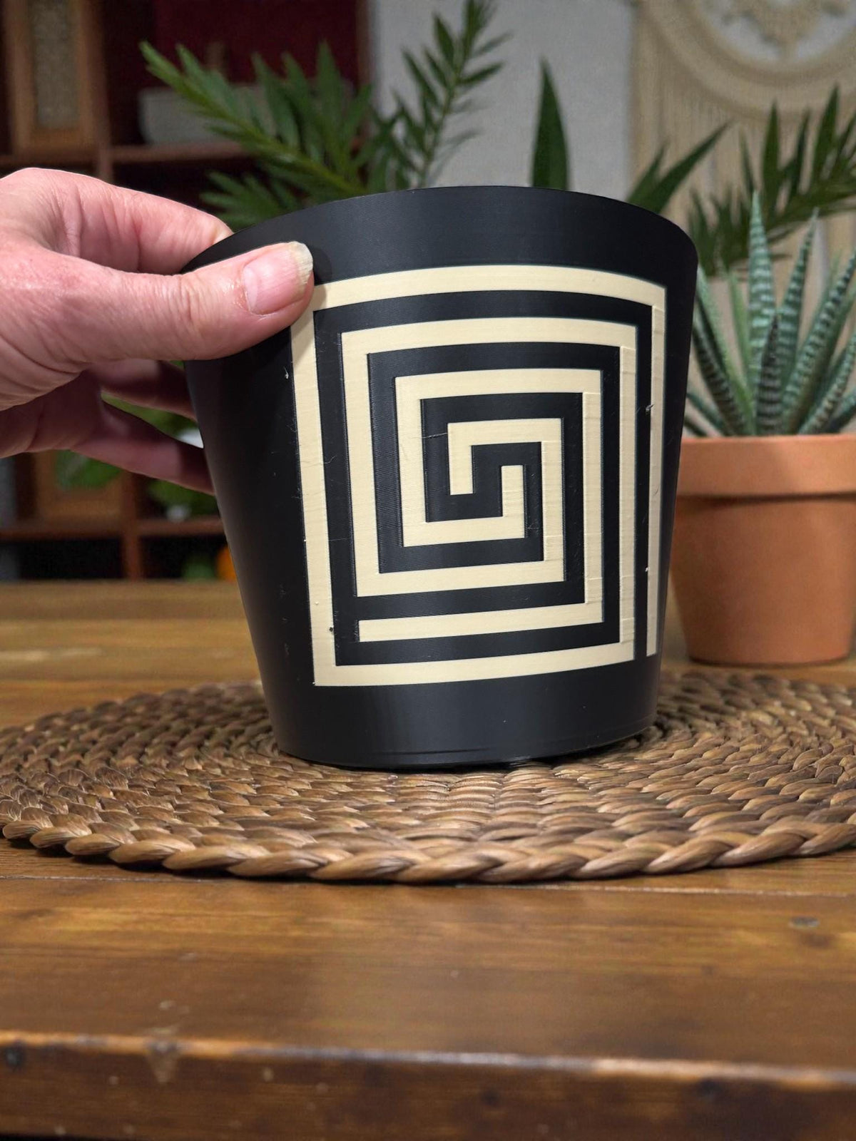 MAYAN Labyrinth ART DECO Cachepot Cover, Geometric Planter Sleeve, Modern Black Beige Pot, Southwestern Home Decor, Housewarming Gift