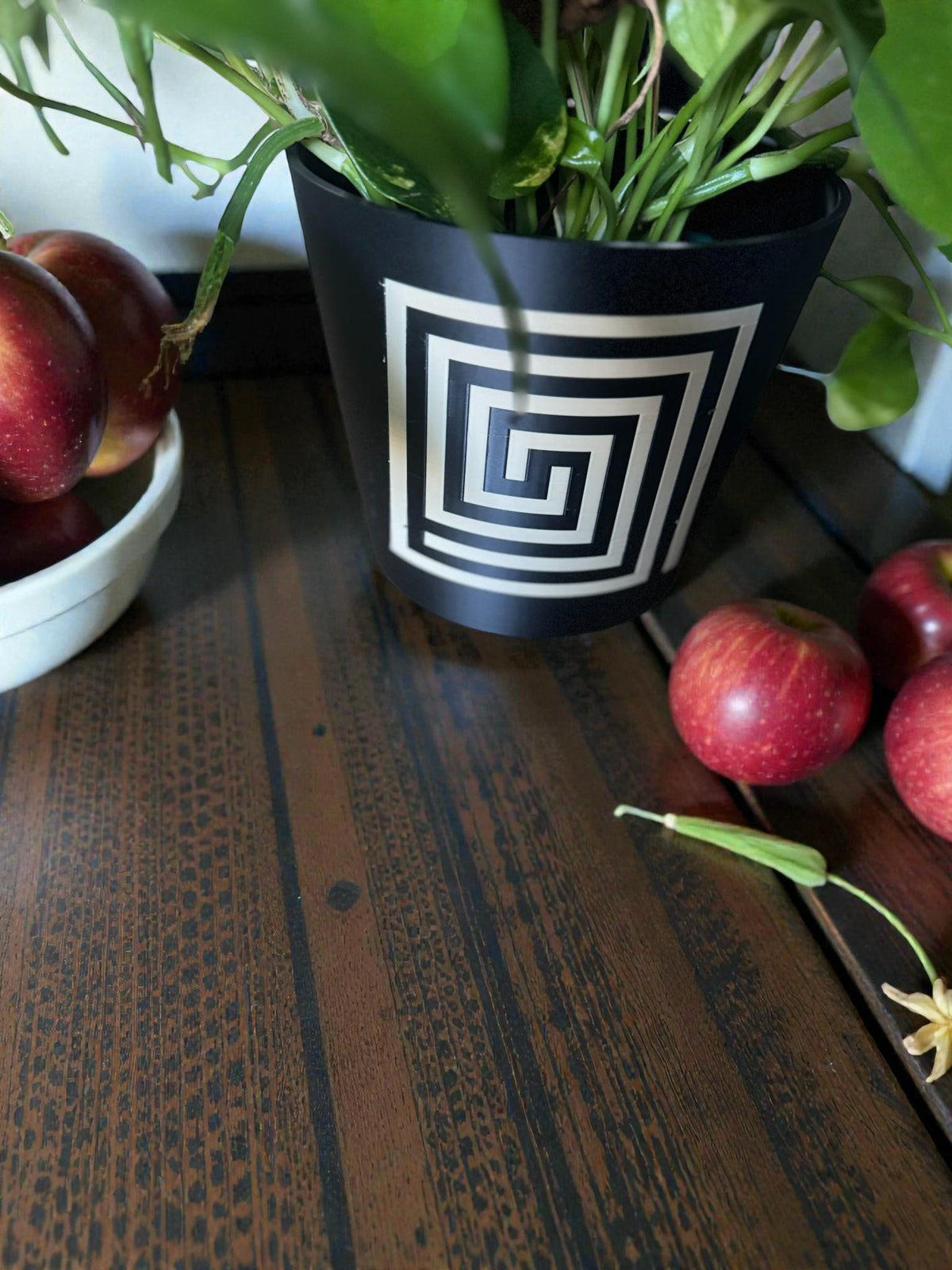 MAYAN Labyrinth ART DECO Cachepot Cover, Geometric Planter Sleeve, Modern Black Beige Pot, Southwestern Home Decor, Housewarming Gift